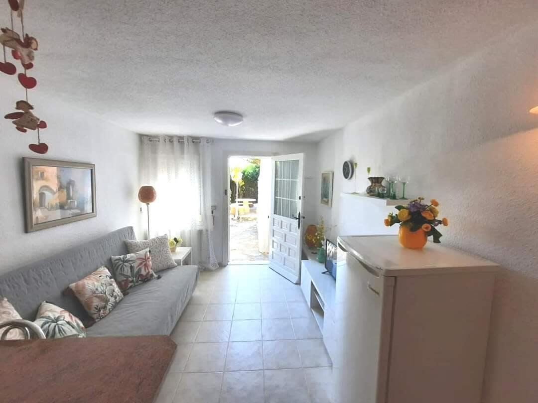 Quaint Ground Floor Apartment With Pool Lb1 Torrevieja Ngoại thất bức ảnh
