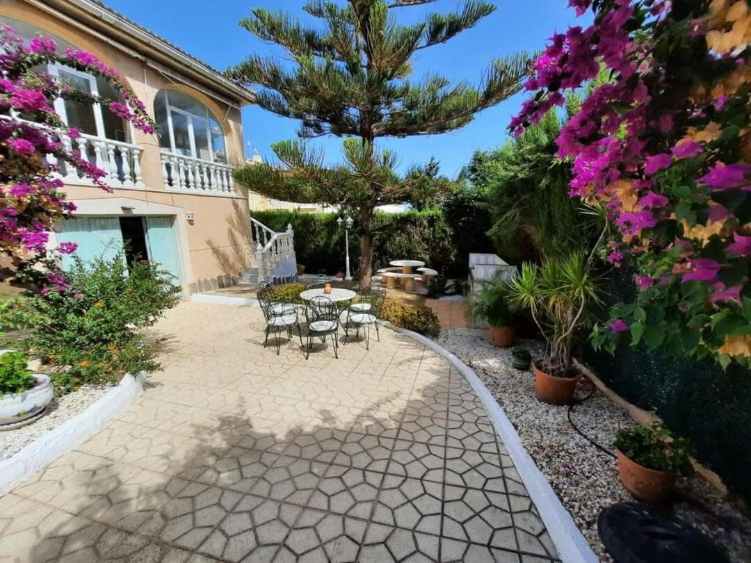 Quaint Ground Floor Apartment With Pool Lb1 Torrevieja Ngoại thất bức ảnh